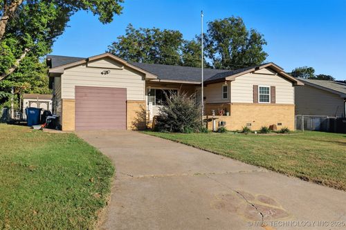 305 7th Ave, Cleveland, OK, 74020-3208 | Card Image