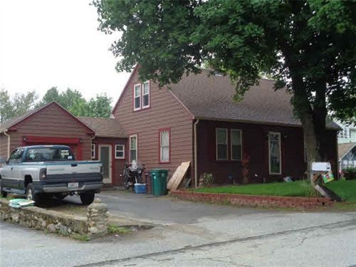 105 Newbury Ave, Woonsocket, RI, 02895-5616 | Card Image