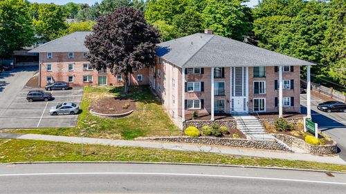 11-90 E Broadway, Derry, NH, 03038-2034 | Card Image