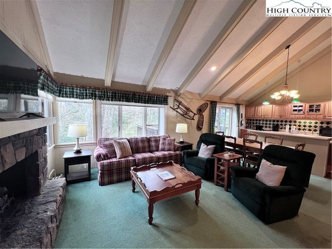 living room | Image 4