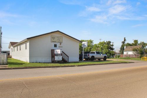 5112 49 St, Hardisty, AB, T0B1V0 | Card Image