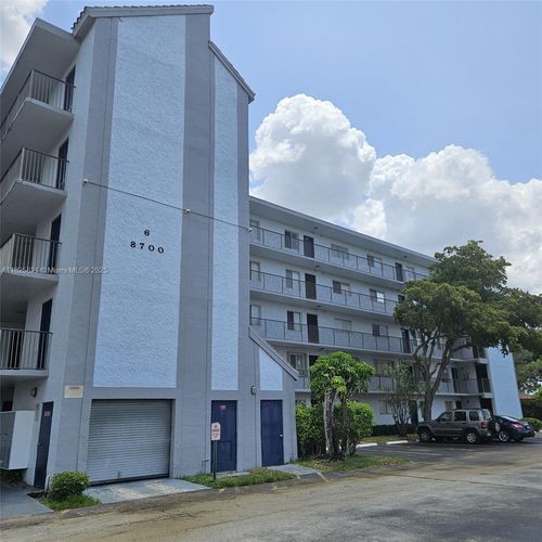 apt-403-8700 N Sherman Cir, Miramar, FL, 33025-2046 | Card Image
