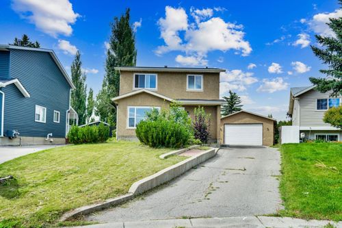 243 Castlebrook Rd Ne, Calgary, AB, T3J2C5 | Card Image