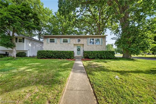 466 Colgate Ave, Elyria, OH, 44035-7120 | Card Image