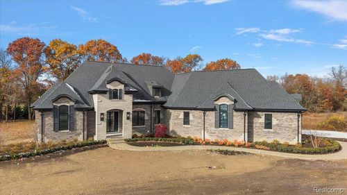 1597 Vista Dr, Oakland, MI, 48363-2755 | Card Image