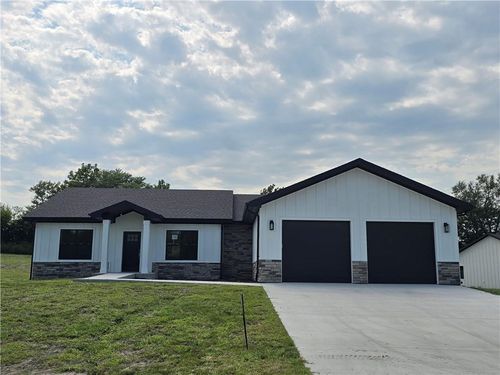 1005 George St, Effingham, KS, 66023 | Card Image