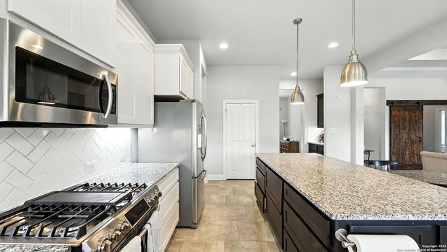 179 Prairie Dawn, House other with 3 bedrooms, 3 bathrooms and null parking in Spring Branch TX | Image 7