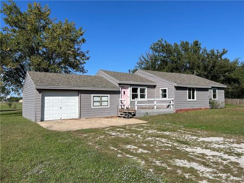 600 N East St, Caney, KS, 67333-2808 | Card Image