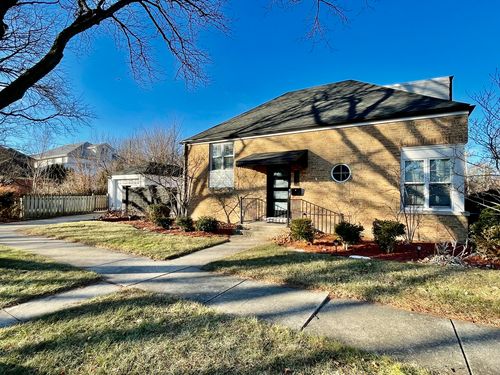 3701 W North Shore Ave, Lincolnwood, IL, 60712-3752 | Card Image