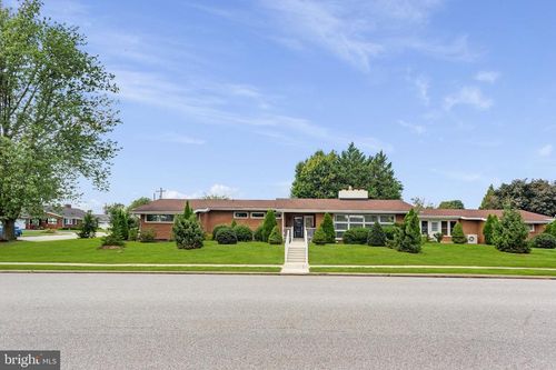 300 George St, HANOVER, PA, 17331-1419 | Card Image