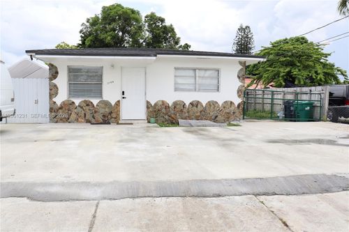 1-3144 Nw 29th St, Miami, FL, 33142-6330 | Card Image