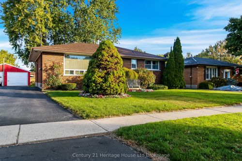 1009 Warwick St, Woodstock, ON, N4S4S3 | Card Image