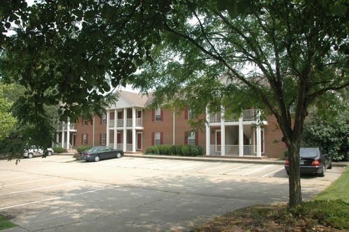 71 Forest Hill Dr, Frankfort, KY, 40601-3718 | Card Image