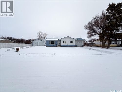 120 6th St E, Ponteix, SK, S0N | Card Image