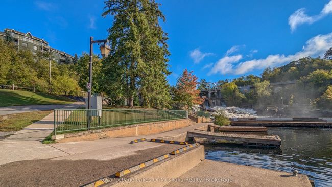 201 - 24 Ontario St, Condo with 3 bedrooms, 2 bathrooms and 1 parking in Bracebridge ON | Image 24