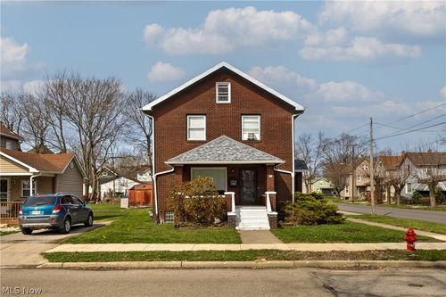 106 Neil St, Niles, OH, 44446-1749 | Card Image