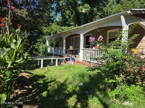 2725 Mineral Springs Ave, Knoxville, TN, 37917-1563 | Card Image