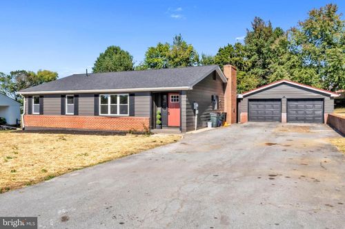 211 Della Ln, BOONSBORO, MD, 21713-1005 | Card Image