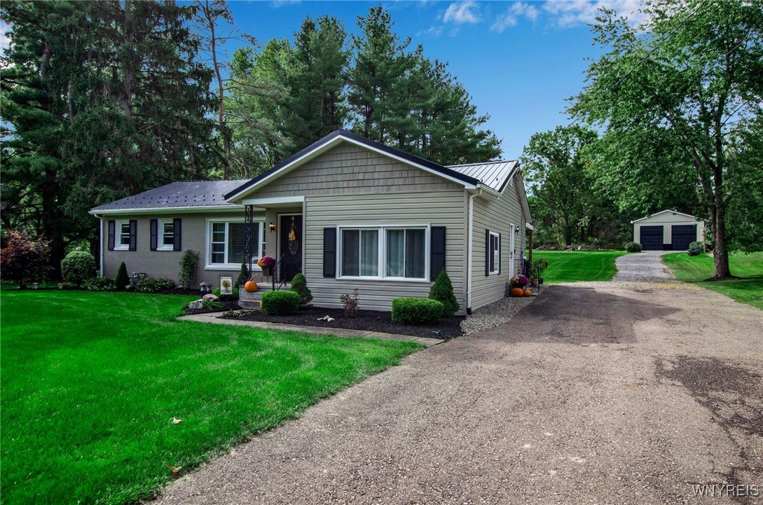 Maple Rd, East Aurora, NY 14052