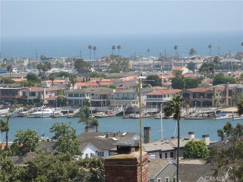 900 Kings Rd, Newport Beach, CA, 92663-5718 | Card Image