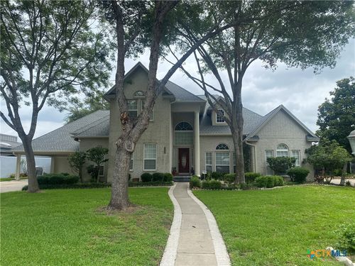 104 Woodcreek Cir, Victoria, TX, 77904-1153 | Card Image