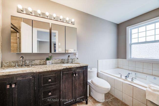 616 Frieburg Dr, House other with 5 bedrooms, 4 bathrooms and 2 parking in Waterloo ON | Image 23