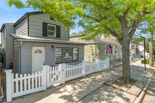 1107 Cross Bay Blvd, Broad Channel, NY, 11693-1129 | Card Image