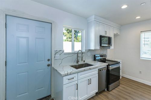 2013 Walnut St, La Verne, CA, 91750-5417 | Card Image