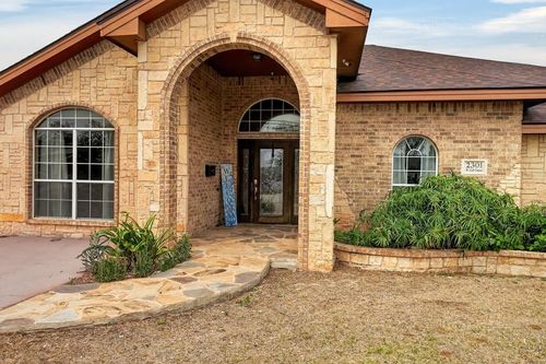 2301 W Golf Course Rd, Midland, TX, 79701-3975 | Card Image