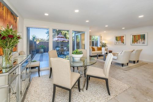 98 Surrey Ln, San Rafael, CA, 94903-3254 | Card Image