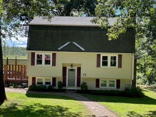 15 Alan Cir, Londonderry, NH, 03053-3132 | Card Image