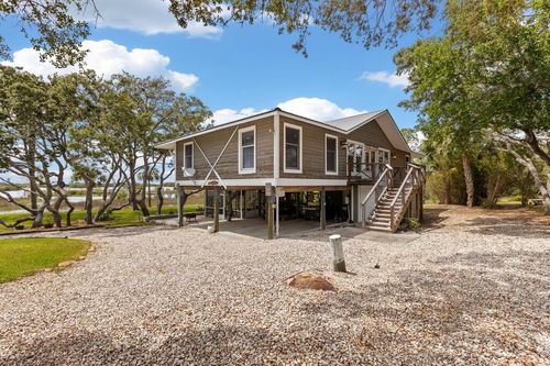 16851 Anna St, CEDAR KEY, FL, 32625-4674 | Card Image
