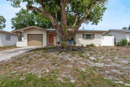2153 Pocahontas Dr, LARGO, FL, 33774-1233 | Card Image
