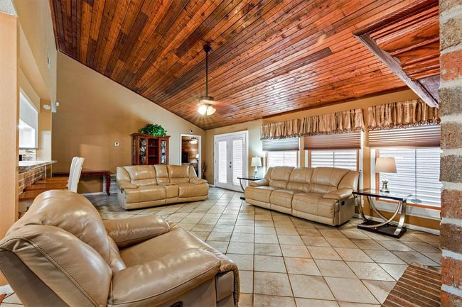 5 Quintana Dr, House other with 3 bedrooms, 2 bathrooms and 2 parking in Galveston TX | Image 5