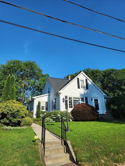 39 Everett Ave, Webster, MA, 01570-1942 | Card Image