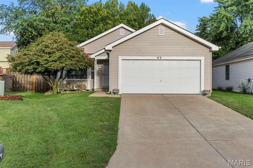 42 Kingspointe Dr, Saint Peters, MO, 63376-3679 | Card Image