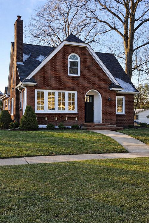 669 S 2nd St, Chesterton, IN, 46304 | Card Image