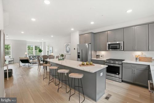 12768 Sunrise Valley Dr, RESTON, VA, 20191-5801 | Card Image