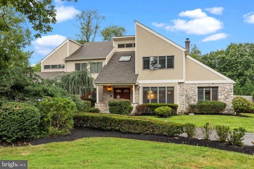 963 Hunt Dr, Yardley, PA, 19067-4245 | Card Image