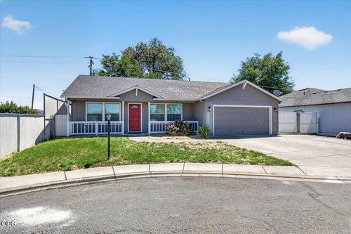 372 Sandi Way, Eagle Point, OR, 97524-5401 | Card Image