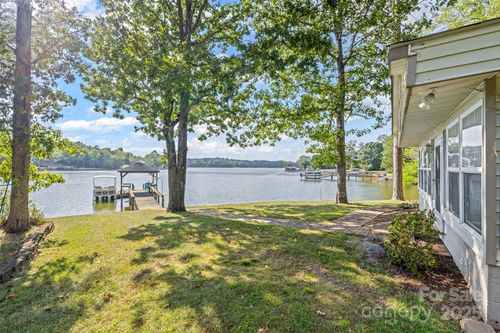 201 Price Place Ln, York, SC, 29745-8129 | Card Image