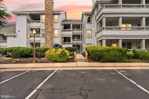 204-4405 Fair Stone Dr, FAIRFAX, VA, 22033-5161 | Card Image