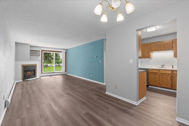 Dining Room to Living Room | Image 10