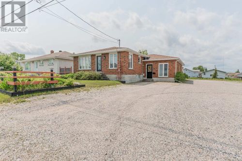 6 Hill St, Kapuskasing, ON, P5N2V6 | Card Image