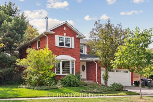 1823 The Chase, Mississauga, ON, L5M2Y8 | Card Image