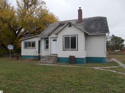 40 M-65, Whittemore, MI, 48770 | Card Image