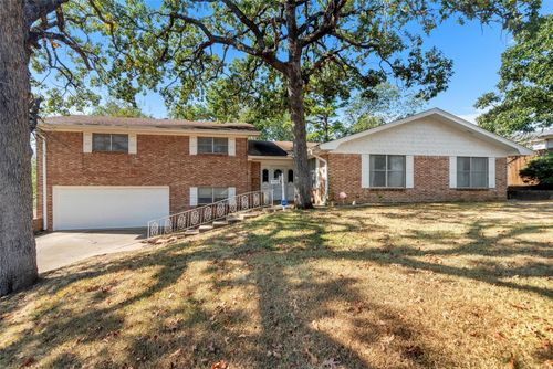 1520 W Main Street, Denison, TX, 75020 | Card Image