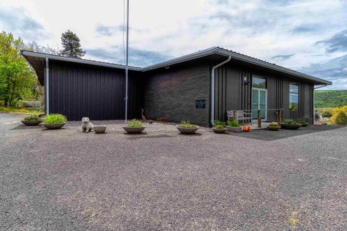 308 6th St, Dayton, WA, 99328-1421 | Card Image