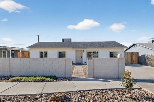 1011 Center St, Henderson, NV, 89015-5233 | Card Image