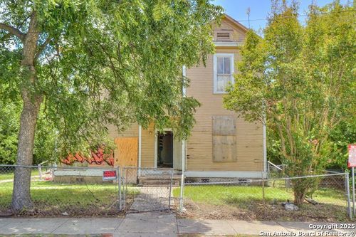 310 E Carson St, San Antonio, TX, 78208-1107 | Card Image